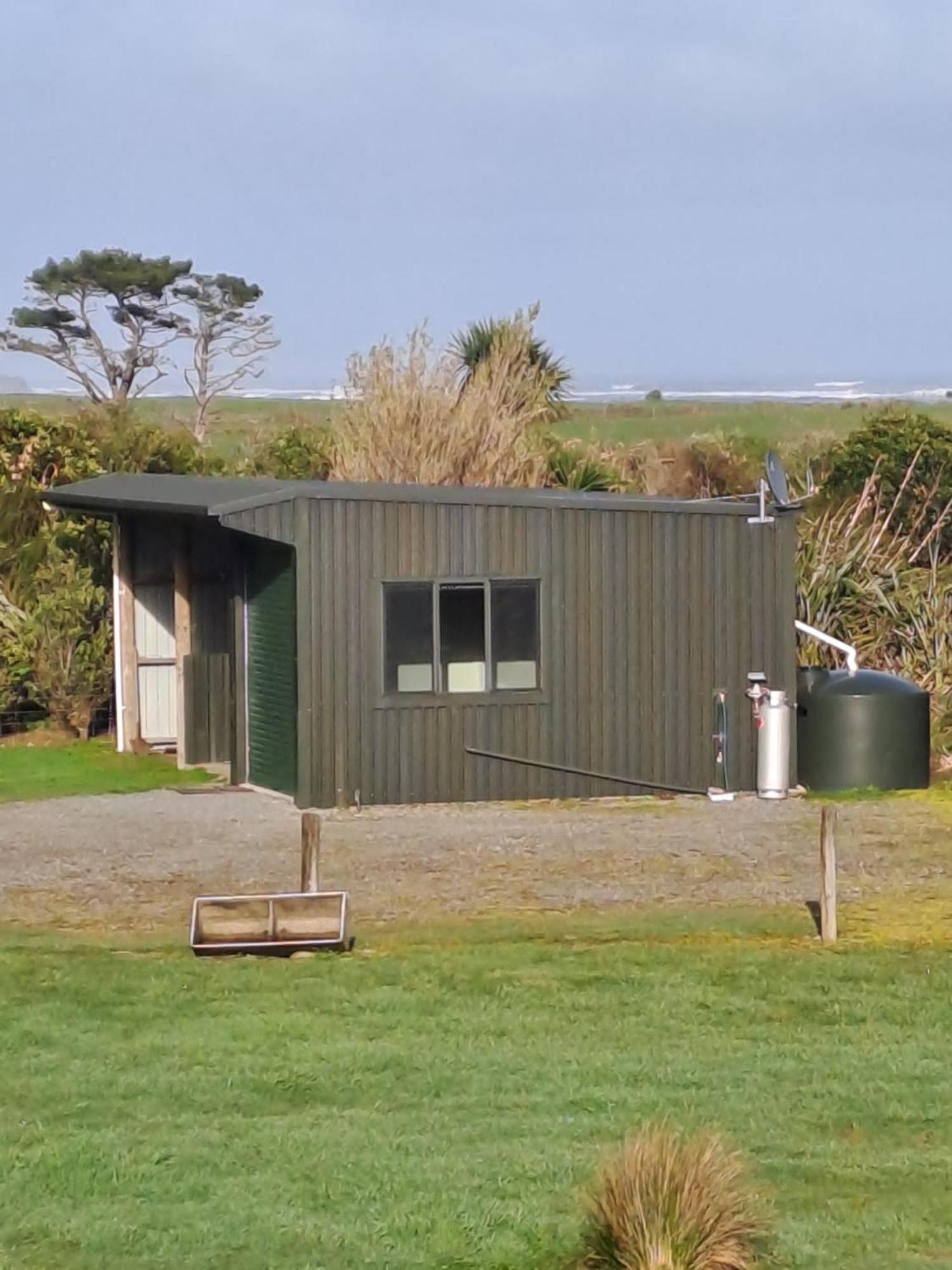 Koru Beachfront Holiday Cabins & Hot Tub Barrytown Εξωτερικό φωτογραφία