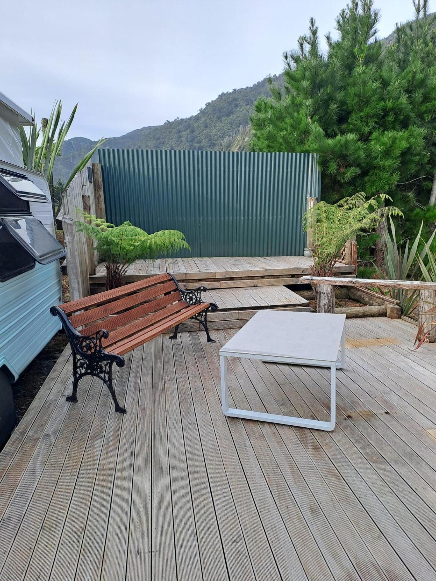 Koru Beachfront Holiday Cabins & Hot Tub Barrytown Εξωτερικό φωτογραφία