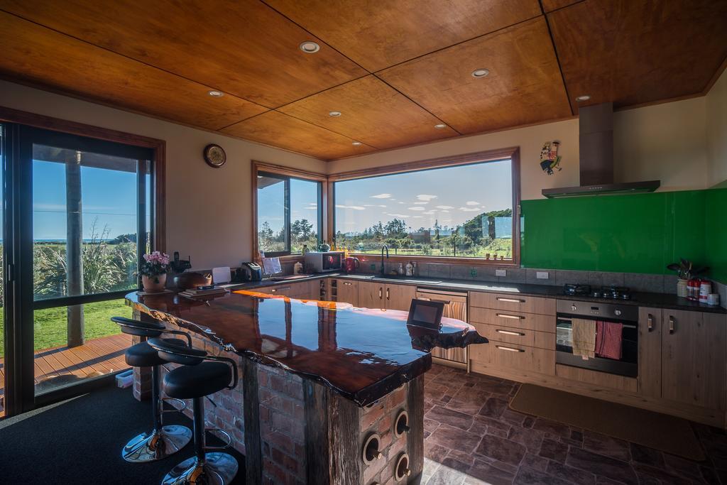 Koru Beachfront Holiday Cabins & Hot Tub Barrytown Εξωτερικό φωτογραφία